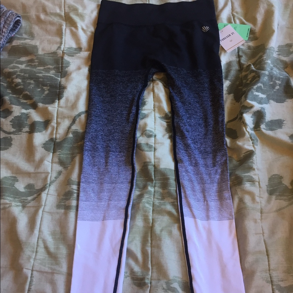 Ombré black and white leggings